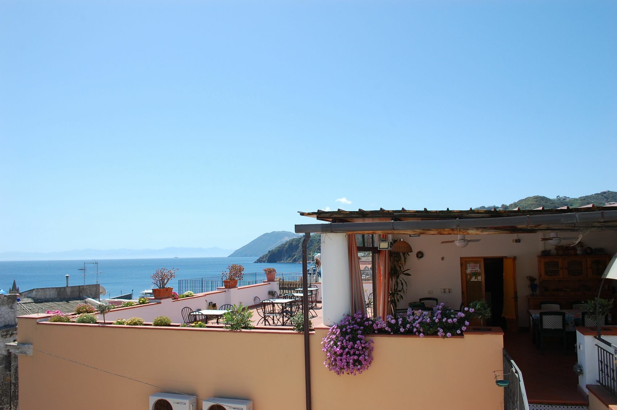 Enzoilnegro Lipari (Isola Lipari)