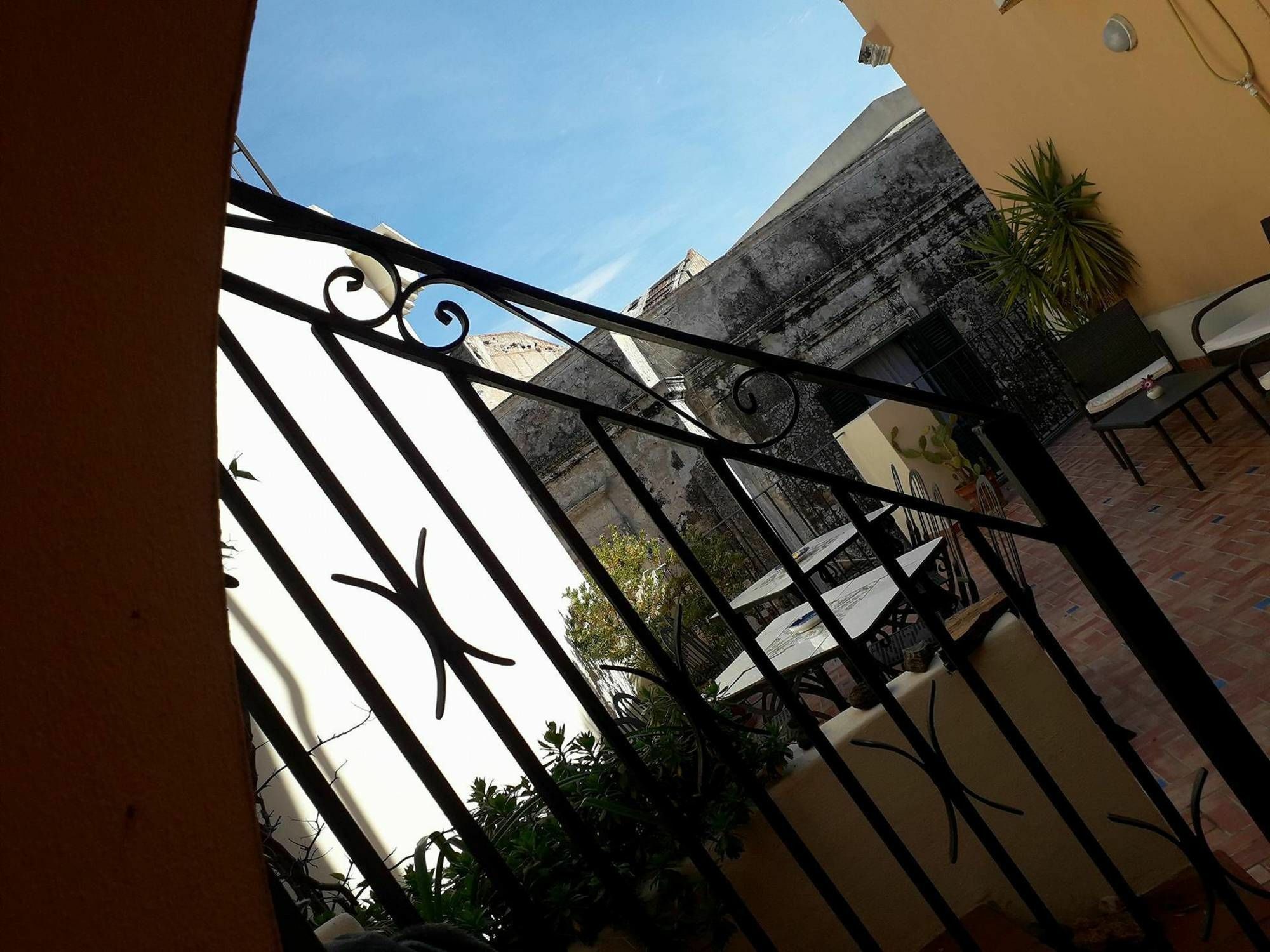 Enzoilnegro Lipari (Isola Lipari)